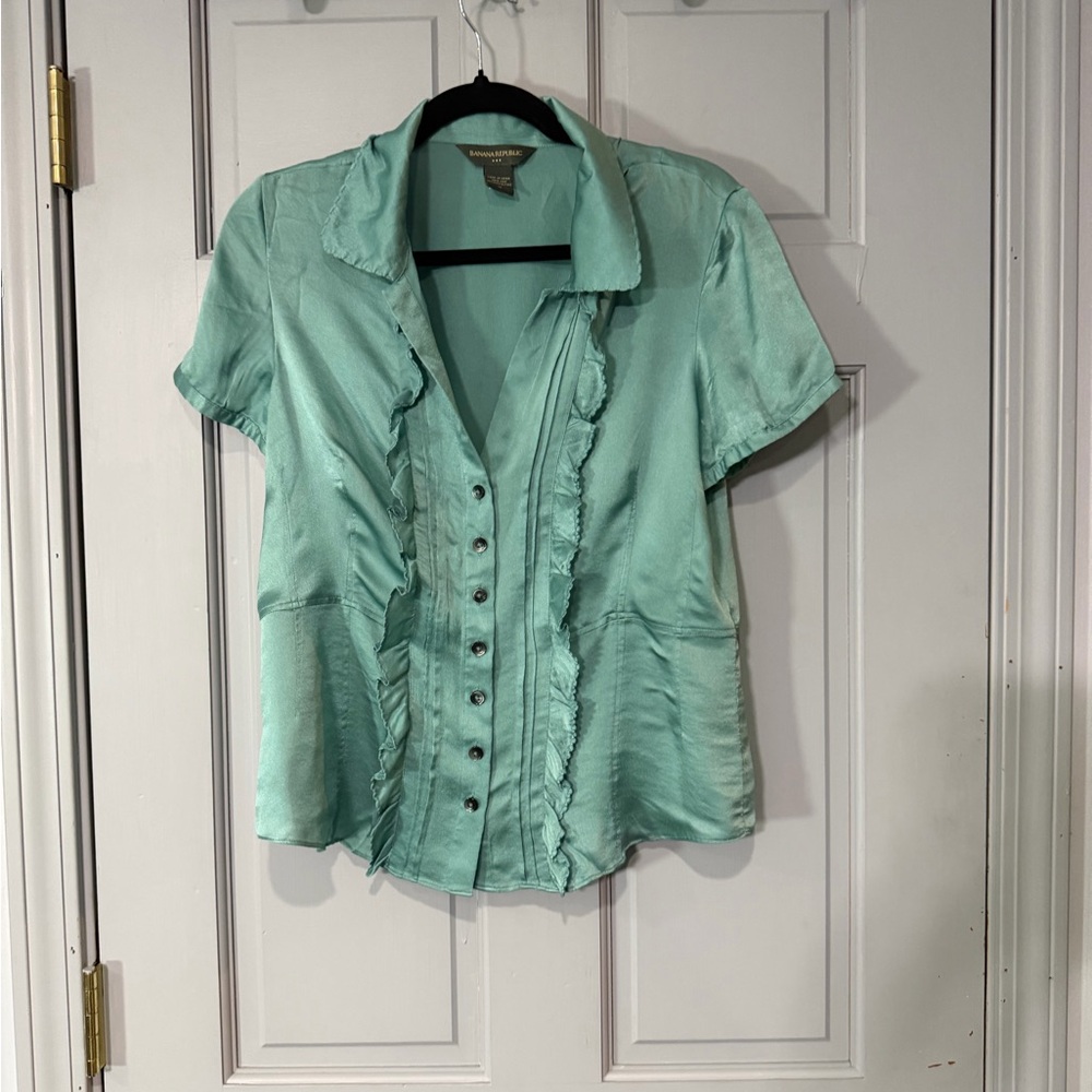 Banana Republic seafoam Green silk Ruffled Blouse